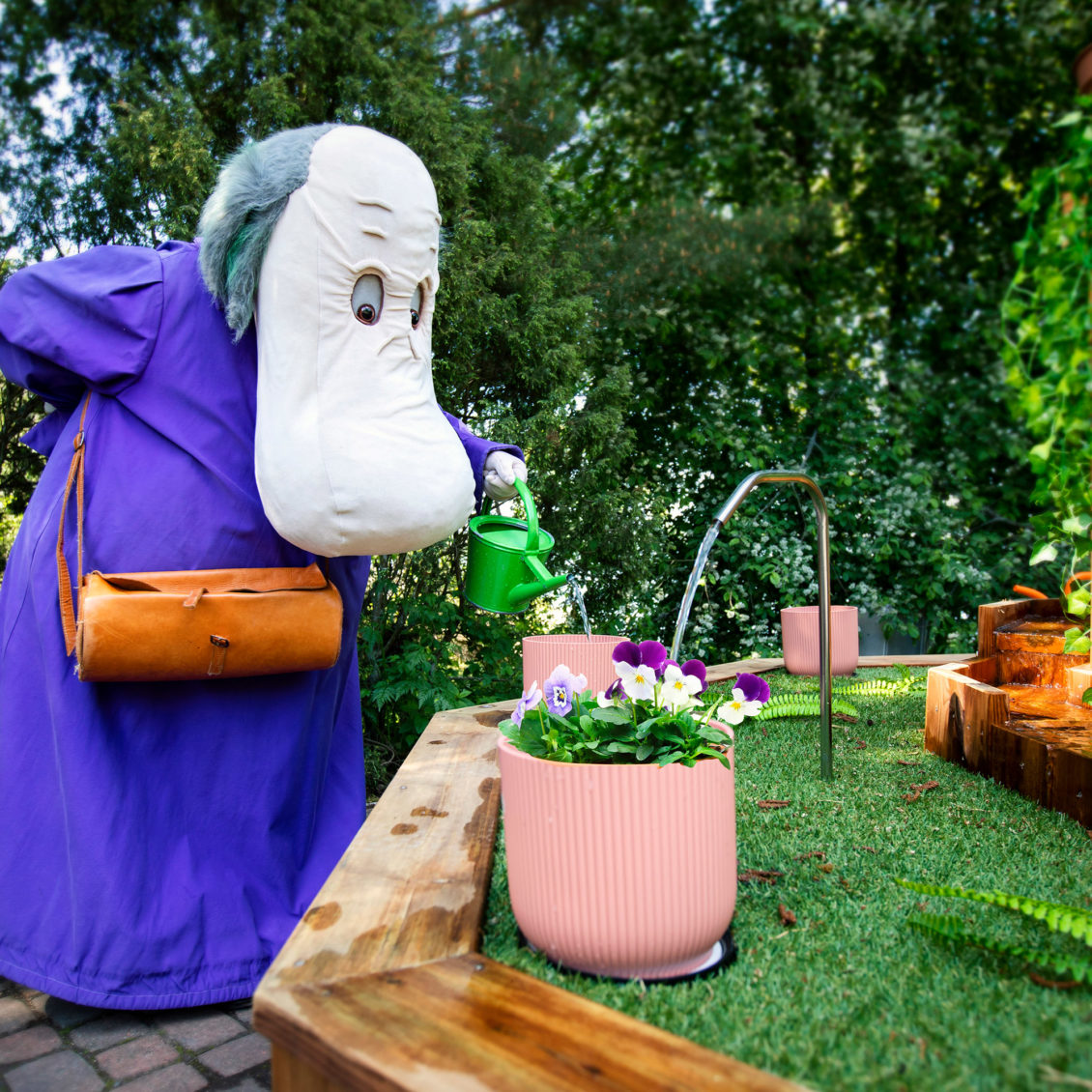 Hemulen watering the flowers