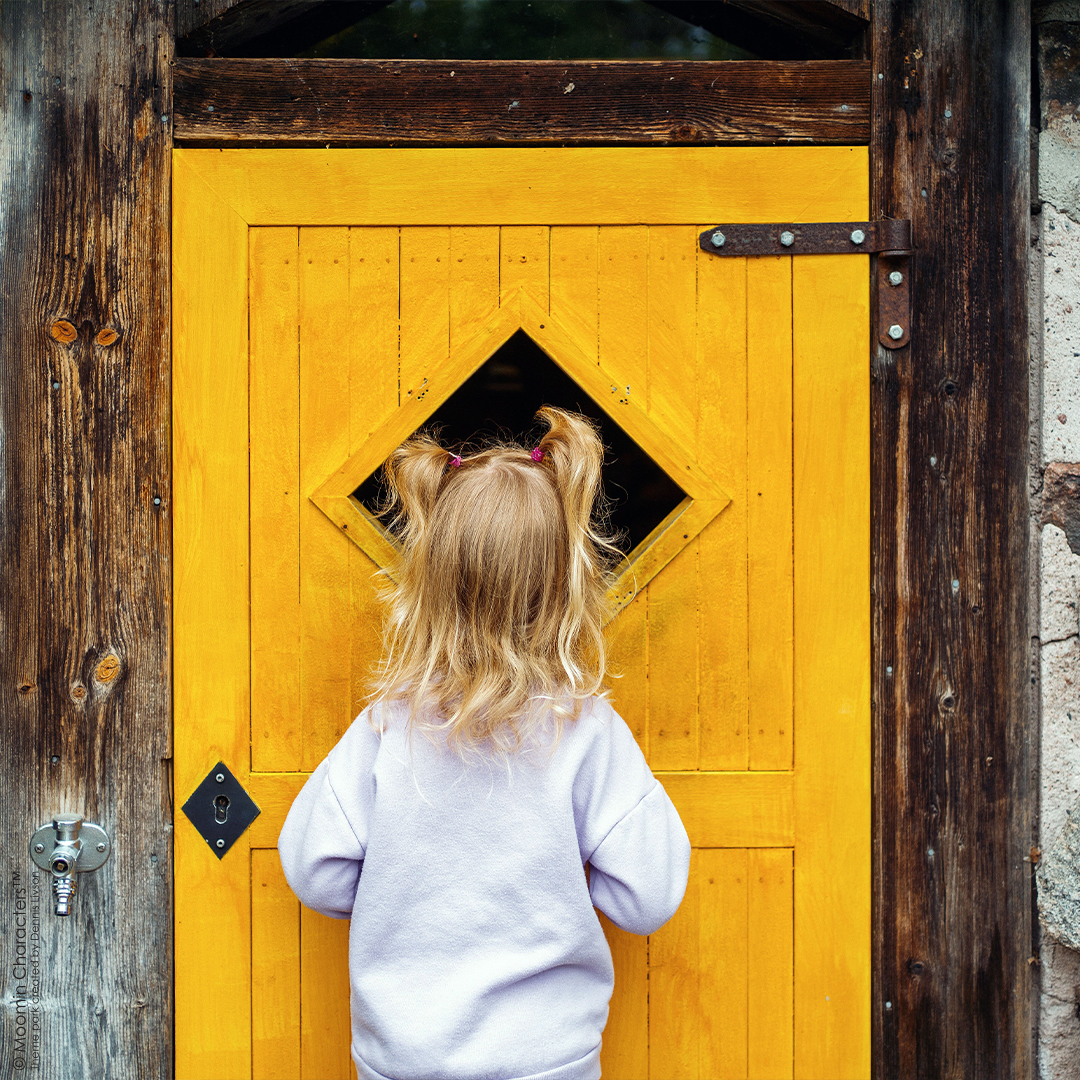 Little girl looking inside of the Sniff’s House